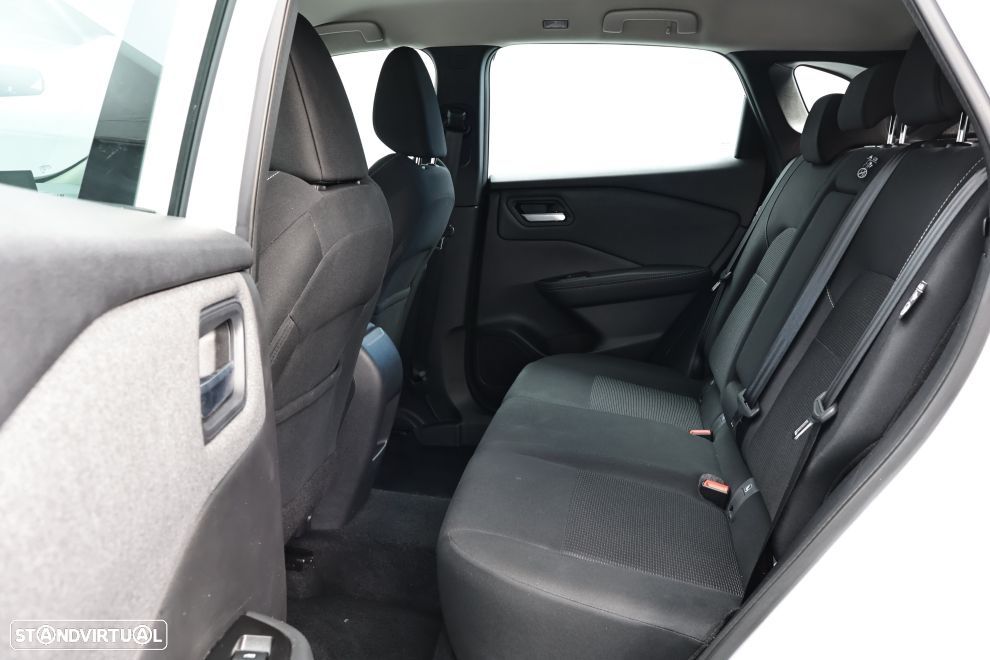 Nissan Qashqai 1.3 DIG-T Acenta Xtronic - 24