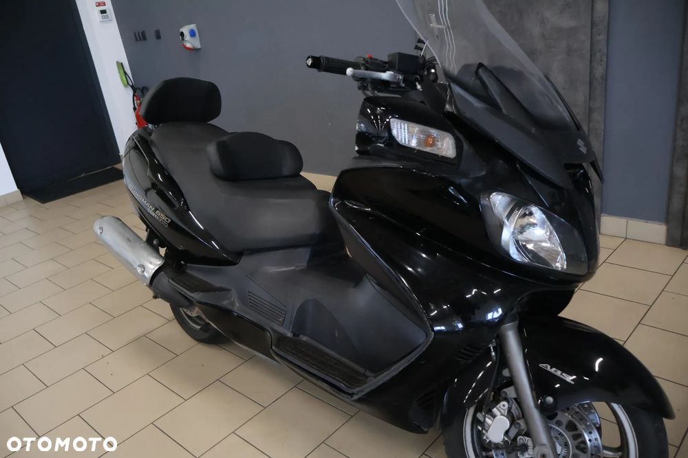 Suzuki Burgman - 7