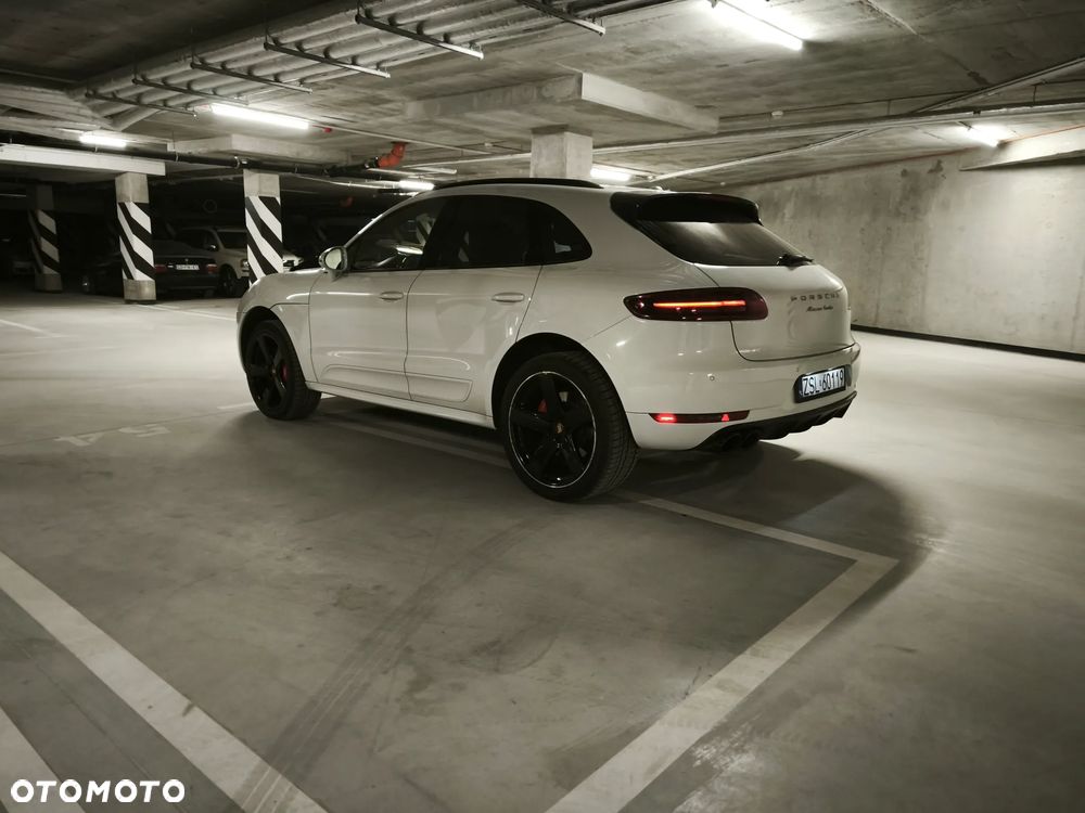 Porsche Macan Turbo PDK - 11