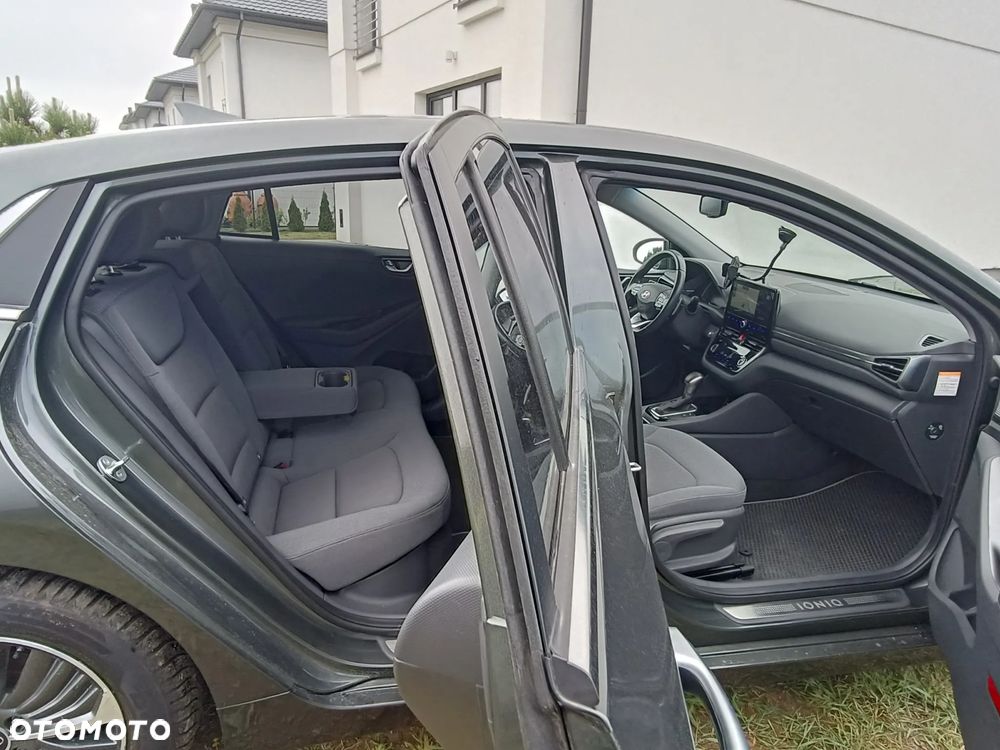 Hyundai IONIQ Hybrid Platinum - 8