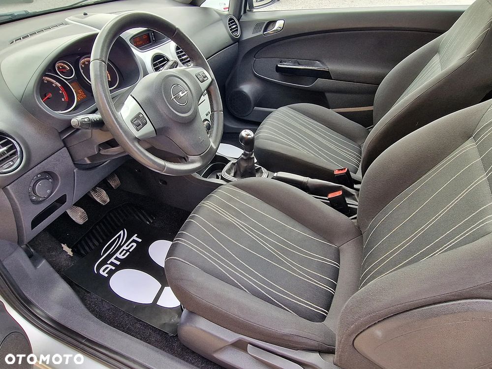 Opel Corsa 1.4 16V Edition - 9