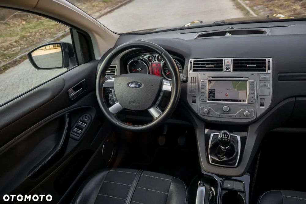 Ford Kuga 2.0 TDCi 4x4 Titanium - 38