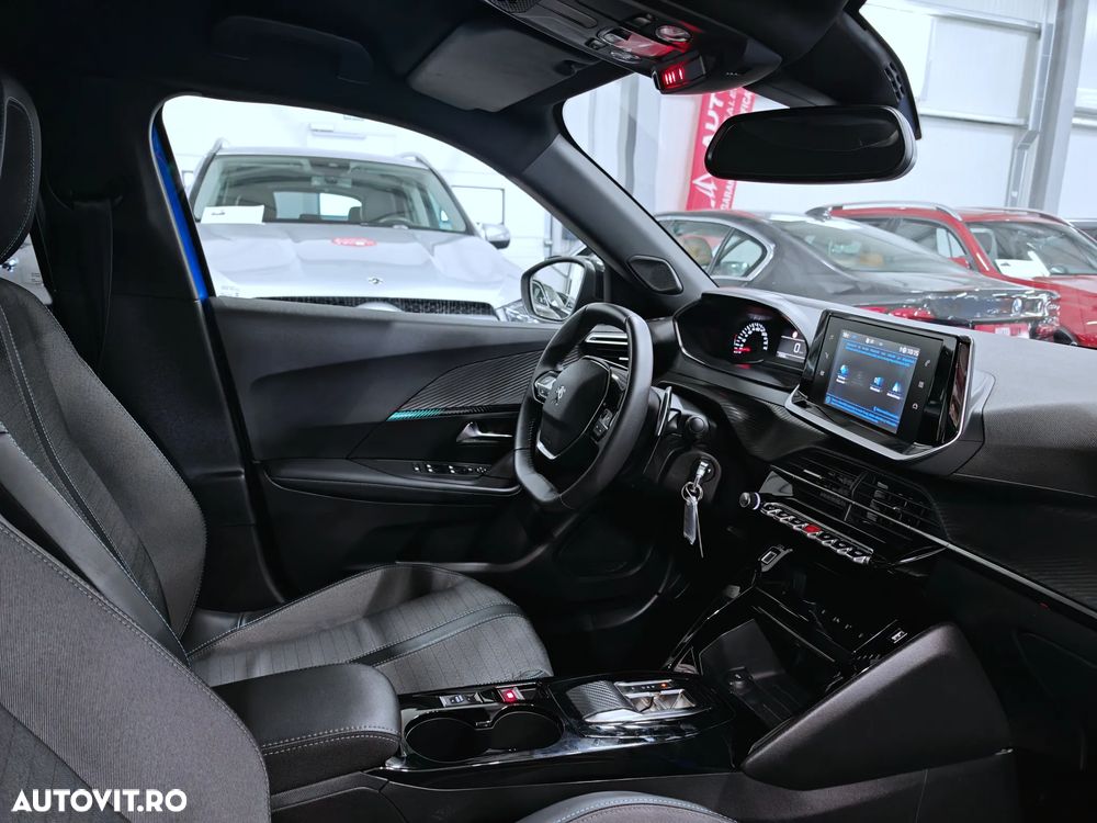 Peugeot 2008 PureTech 130 EAT8 Allure - 22