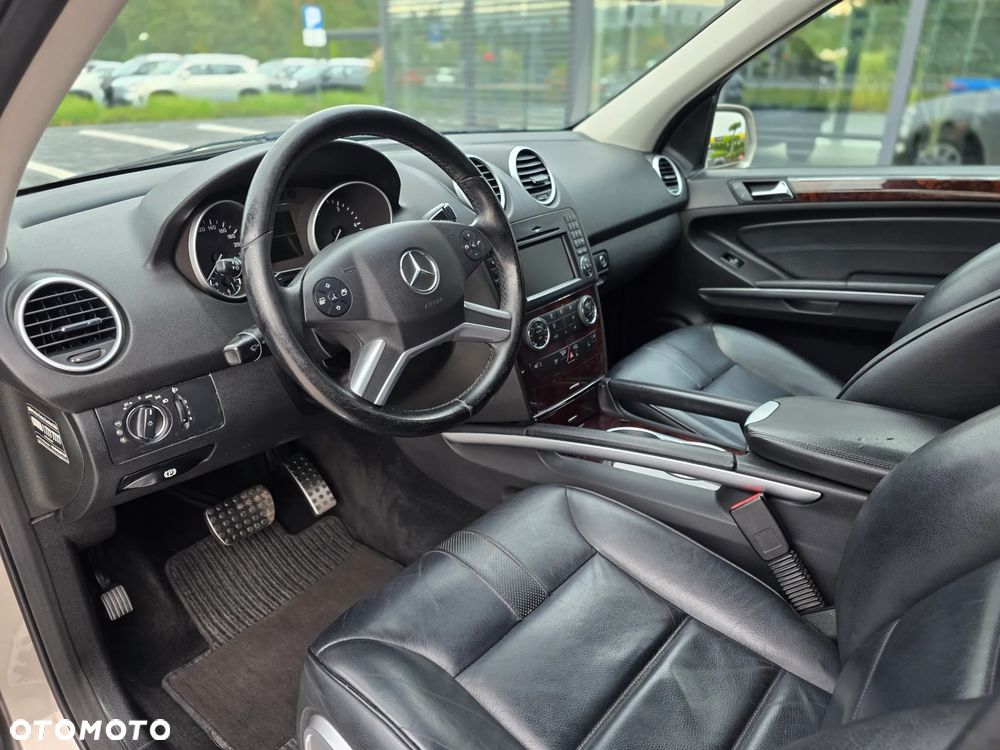 Mercedes-Benz ML - 18