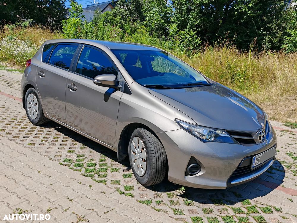 Toyota Auris 1.3 Dual VVT-i Terra - 1
