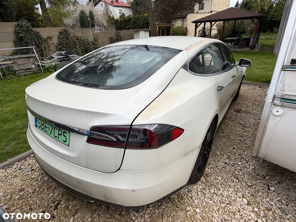 Tesla Model S - 7