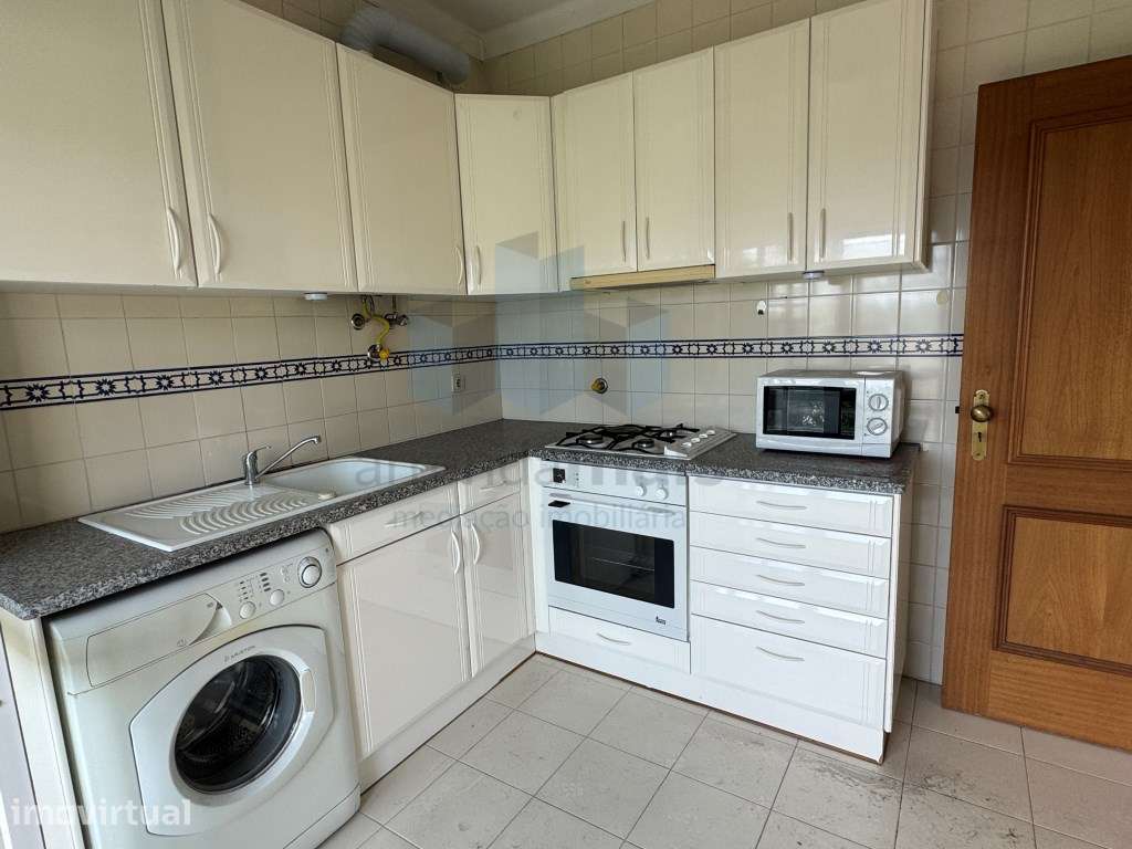 Arrenda.se apartamento T1 com aparcamento em garagem fechada - Grande imagem: 2/9