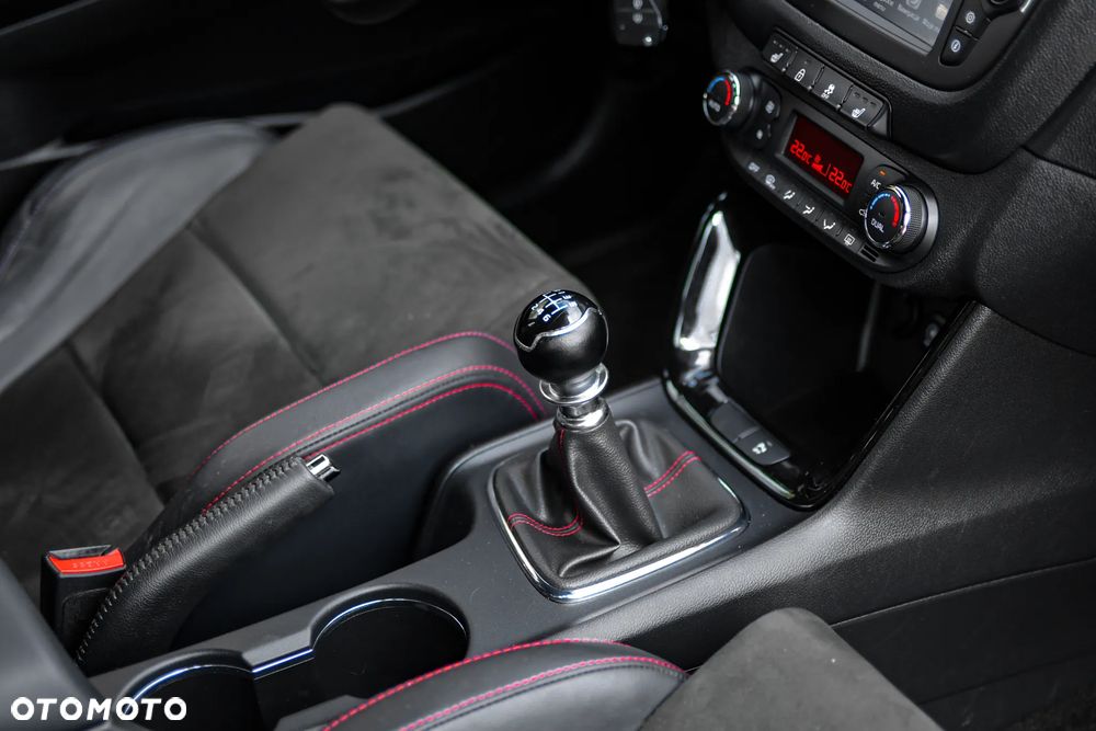 Kia Ceed 1.6 T-GDI GT - 31