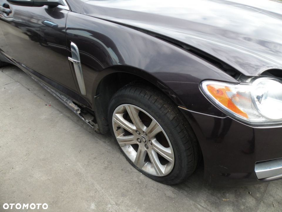 Błotnik prawy Jaguar XF '11 r. 3.0 V6