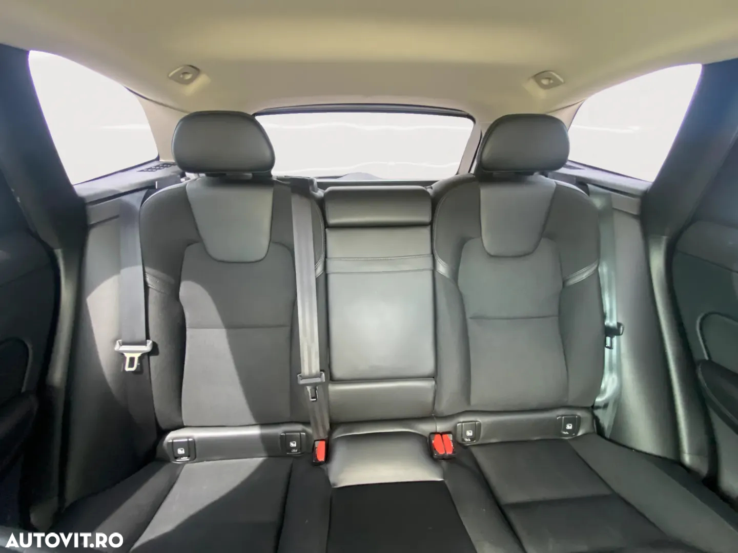 Volvo XC 60 D5 AWD Momentum - 10