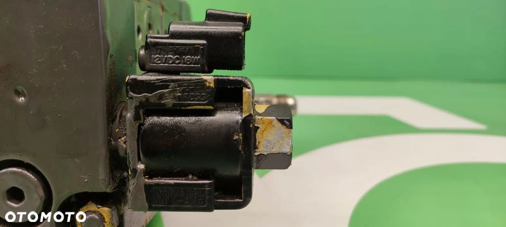 Rozdzielacz hydrauliczny  Sauer PVG32 11065537  Zawór V39754200 Valtra N123 - 2
