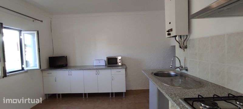 Arrenda-se moradia com dois quartos - Grande imagem: 5/12