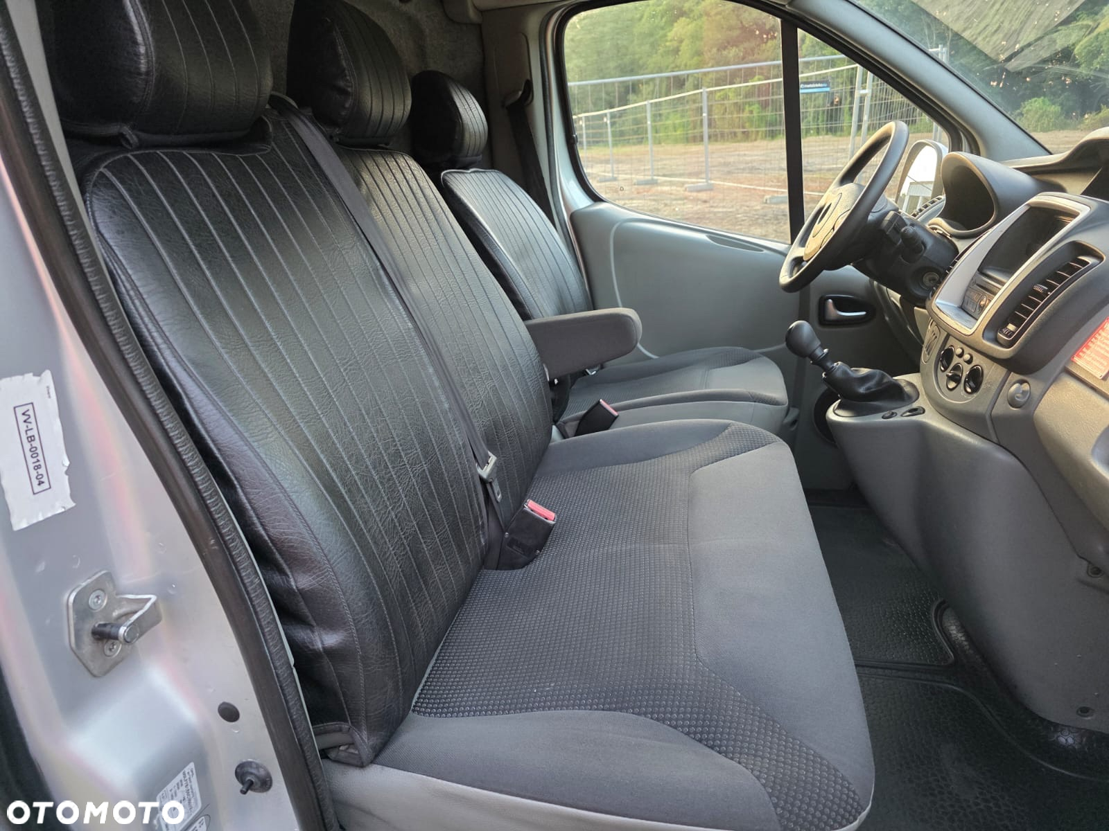 Opel Vivaro - 12