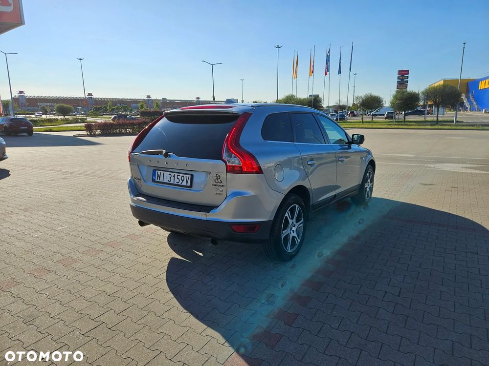 Volvo XC 60 T6 AWD Momentum - 2