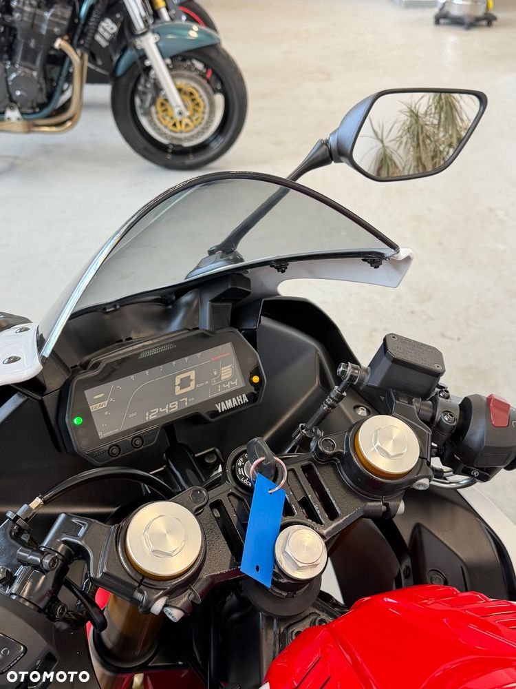 Yamaha YZF - 22