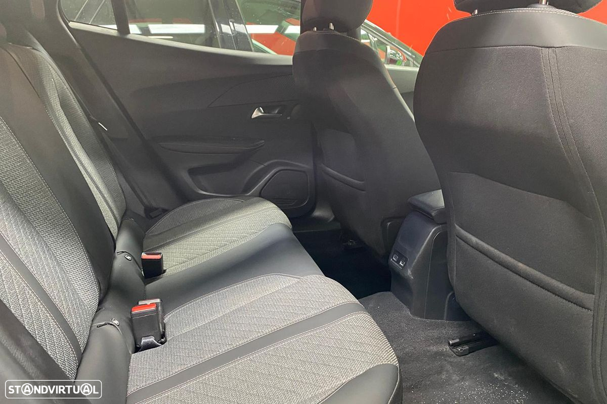 Peugeot 2008 1.2 PureTech Allure - 11