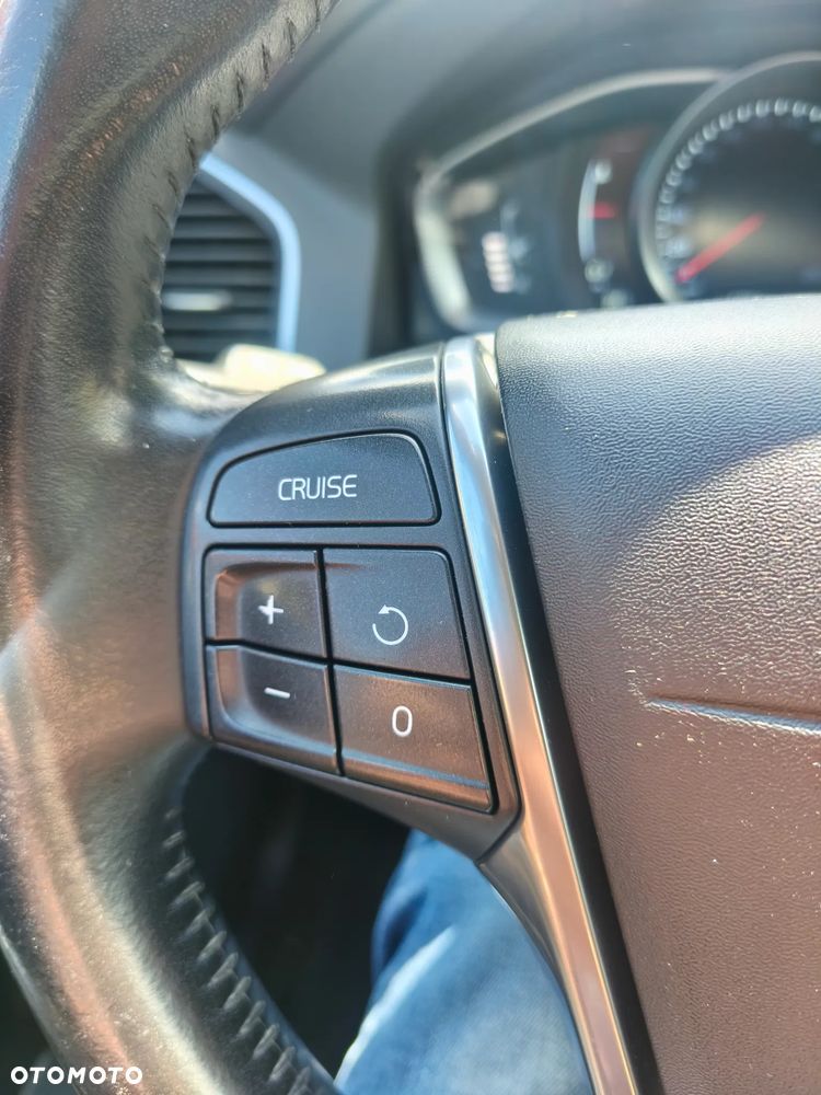 Volvo XC 60 D3 Drive-E Momentum - 12