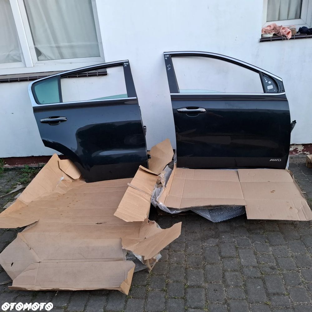 KIA SPORTAGE IV 4 15- DRZWI PRAWA STRONA PRZÓD PRAWE TYŁ PRAWE CZARNE 1K DEMONTAZ W KOLOR - 1