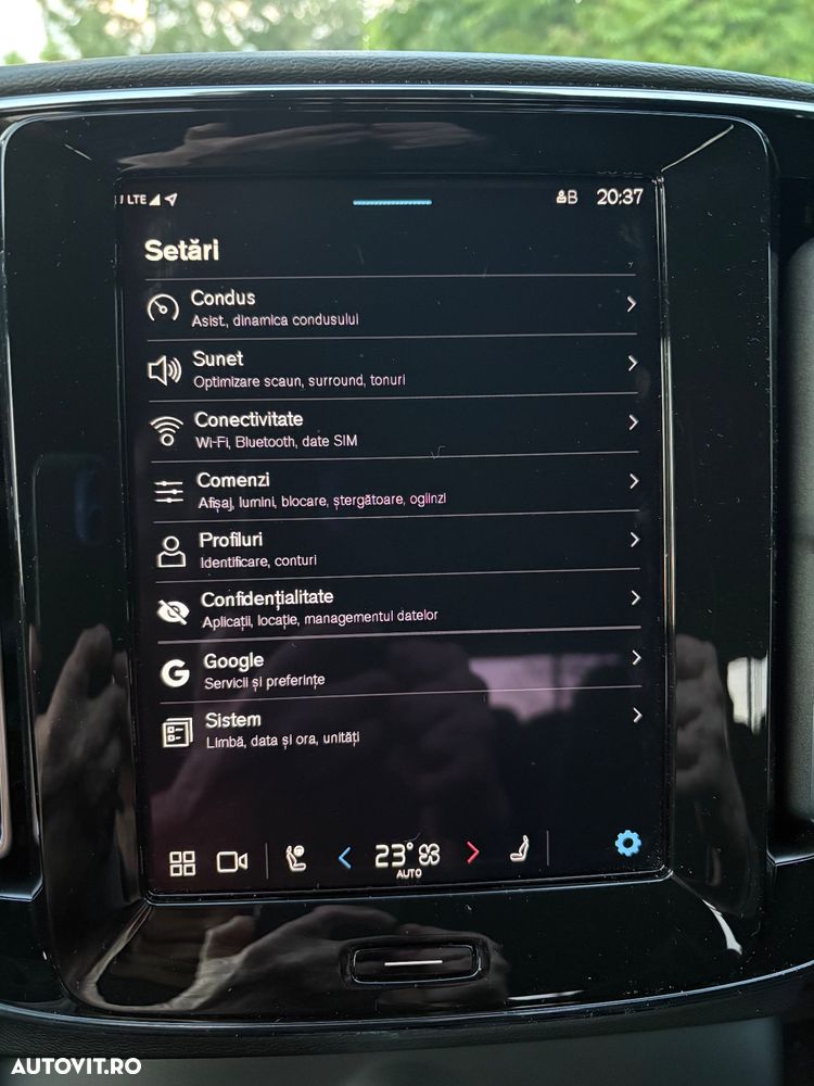 Volvo XC 40 B4 AT8 AWD Mild Hybrid R-Design - 26