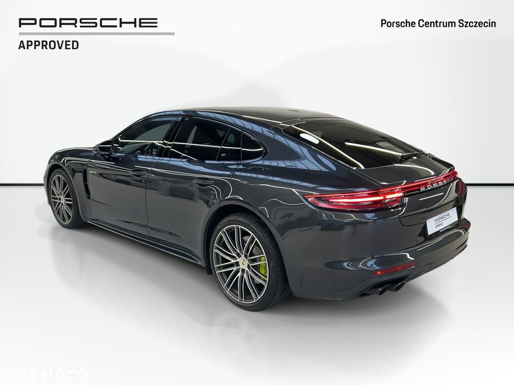 Porsche Panamera - 3