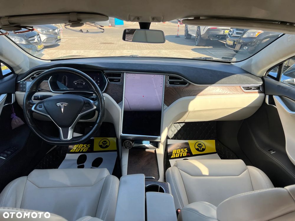 Tesla Model S - 17