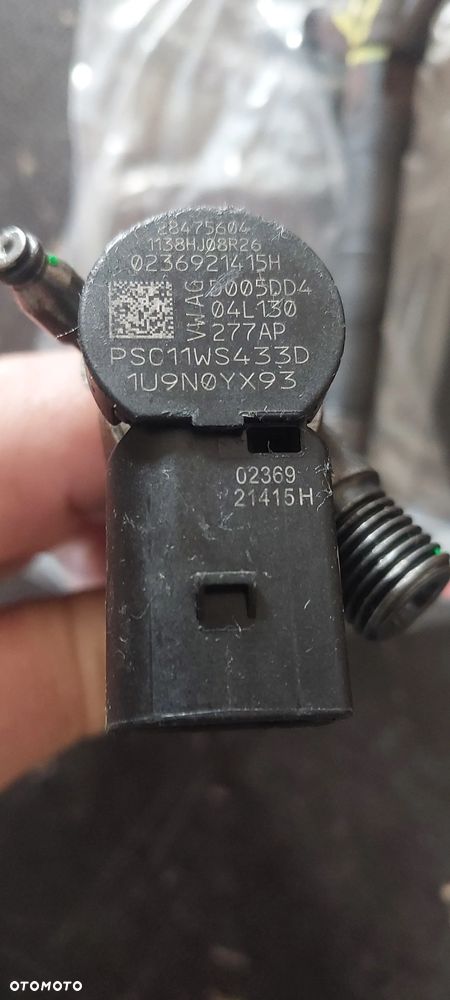 Wtryskiwacz pompowtryskiwacz vw t6 uszodzony - 1