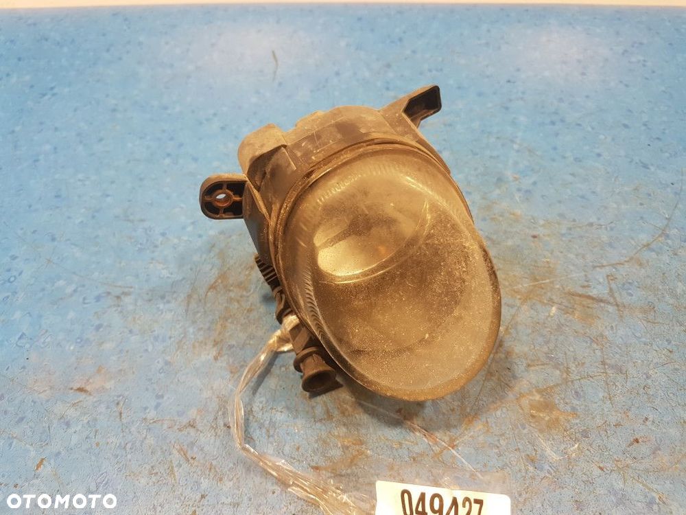 AUDI A4 B8 HALOGEN PRAWY 8T0941700 - 1