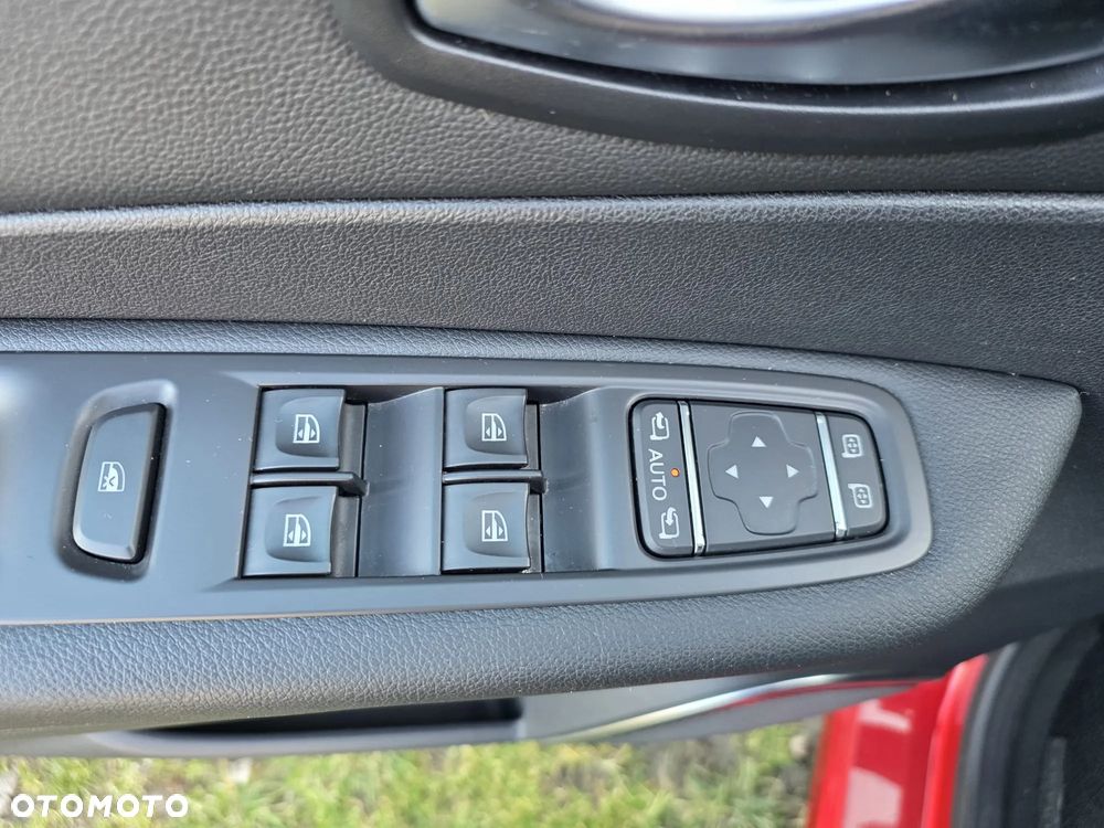 Renault Captur ENERGY TCe 120 Intens - 24