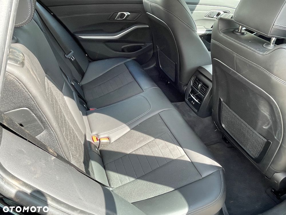 BMW Seria 3 320d Sport Line Shadow - 9