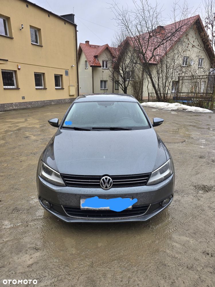 Volkswagen Jetta - 3