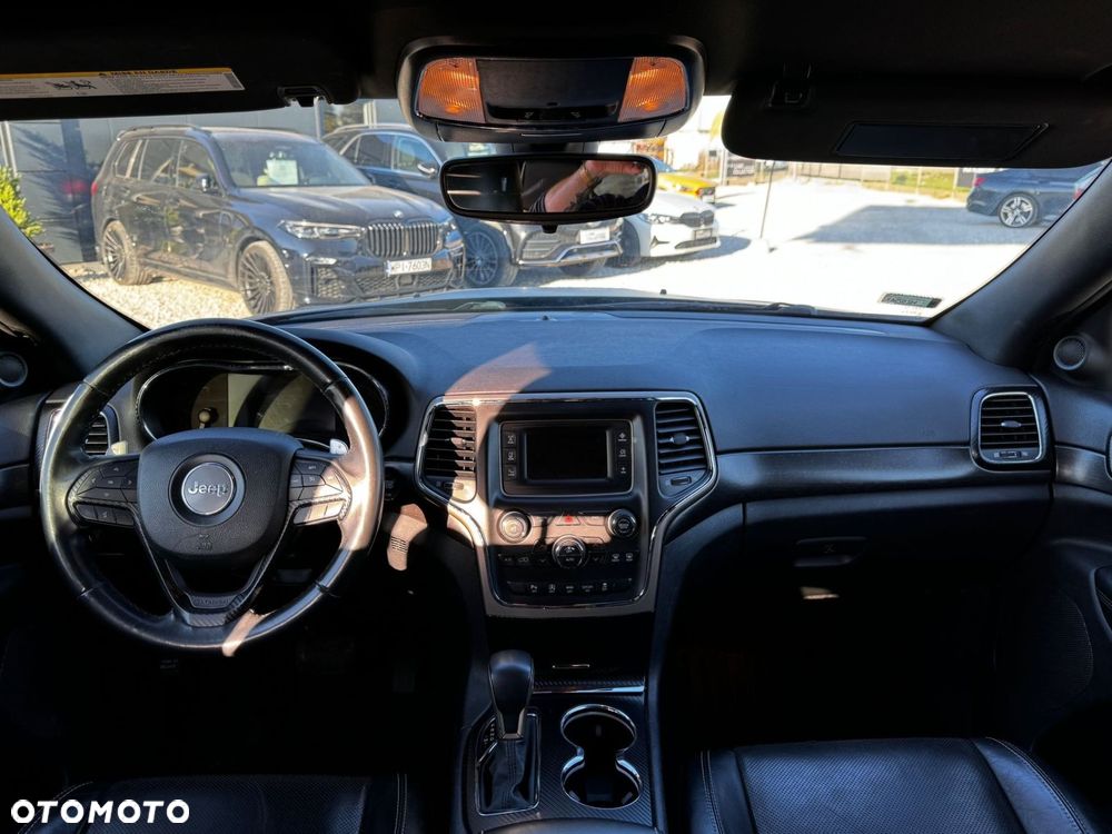 Jeep Grand Cherokee - 11