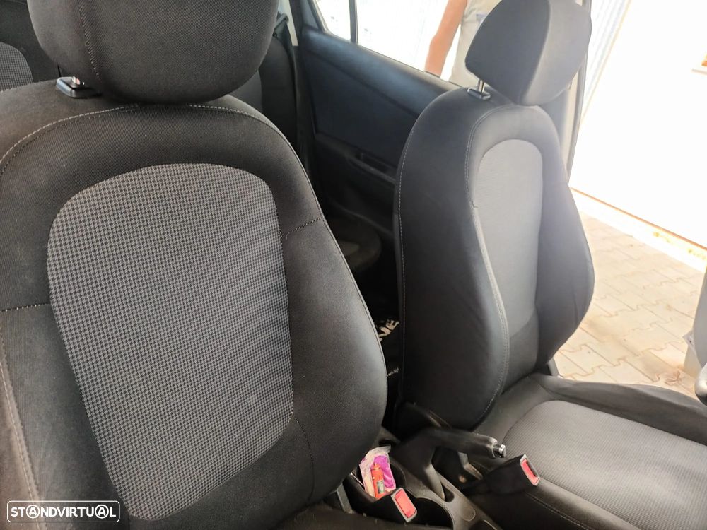 Hyundai i20 - 16