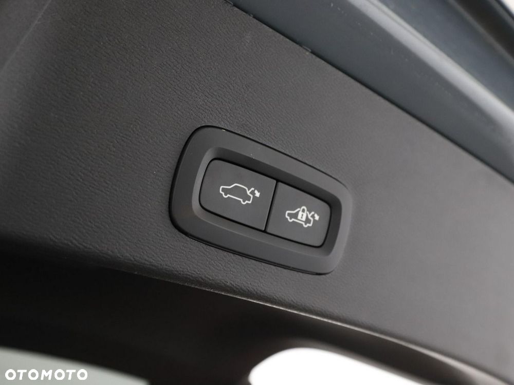 Volvo XC 40 D3 AWD R-Design - 41