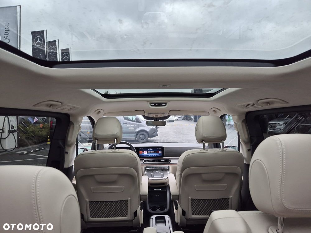 Mercedes-Benz Klasa V - 27
