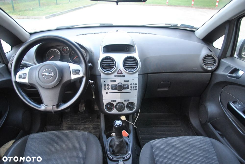 Opel Corsa 1.2 16V Cosmo - 4