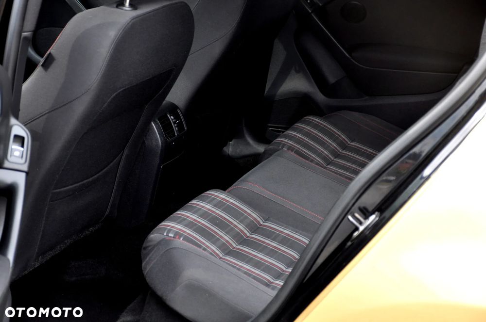 Volkswagen Golf 2.0 GTI DSG - 23