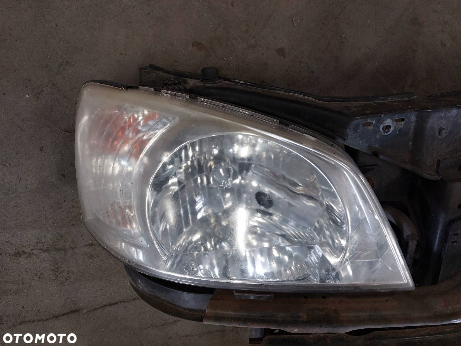 PAS PRZEDNI WZMOCNIENIE CZOŁOWE + LAMPY HYUNDAI GETZ I 1.3 12V - 2