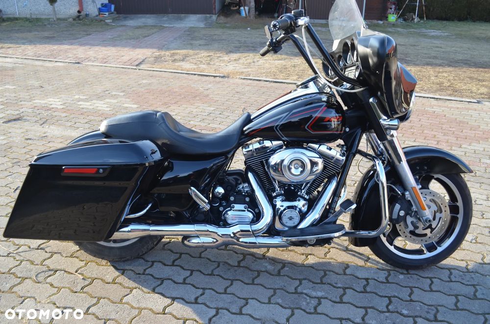 Harley-Davidson Touring Street Glide - 18