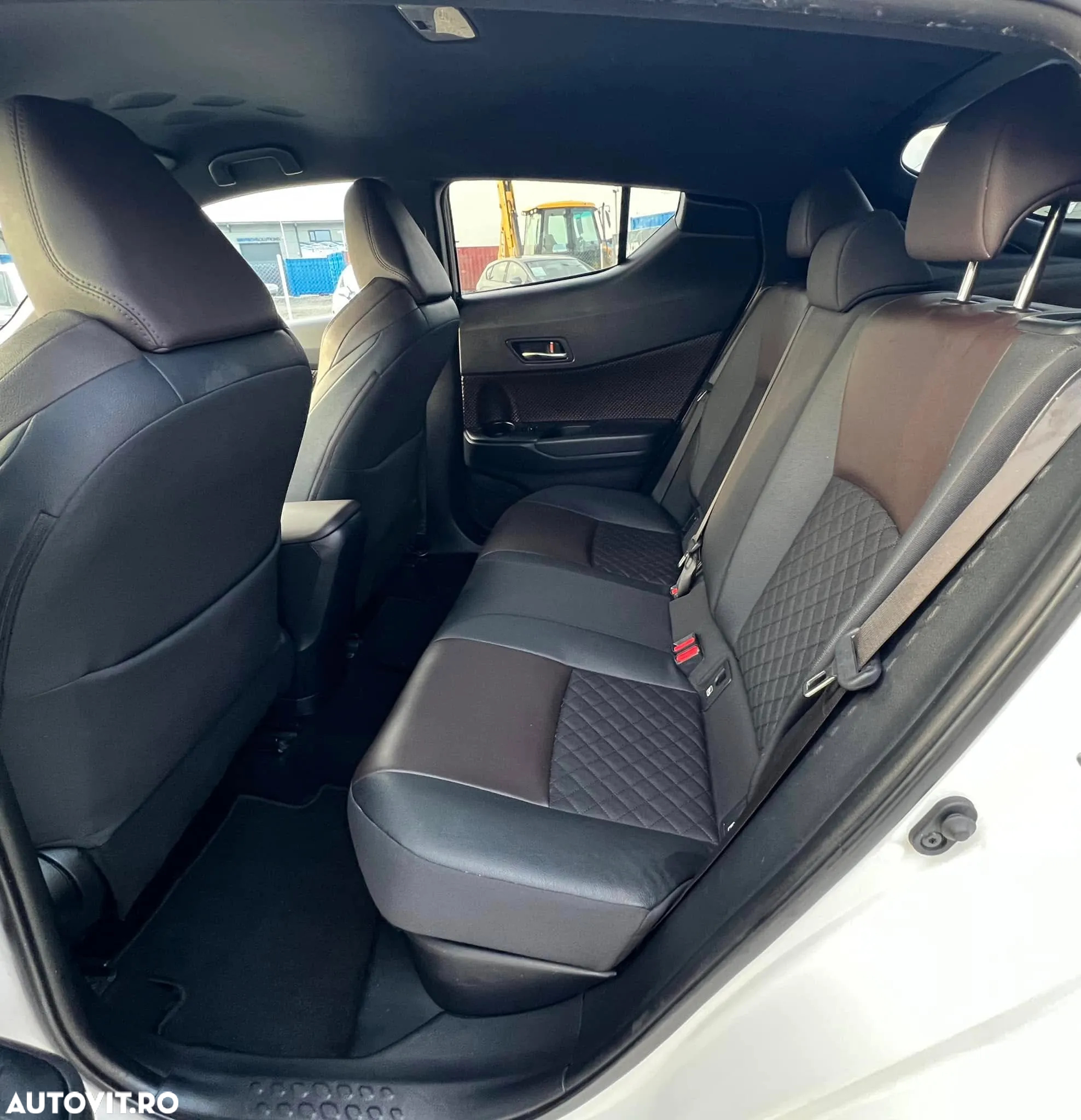 Toyota C-HR Hybrid Lounge - 5