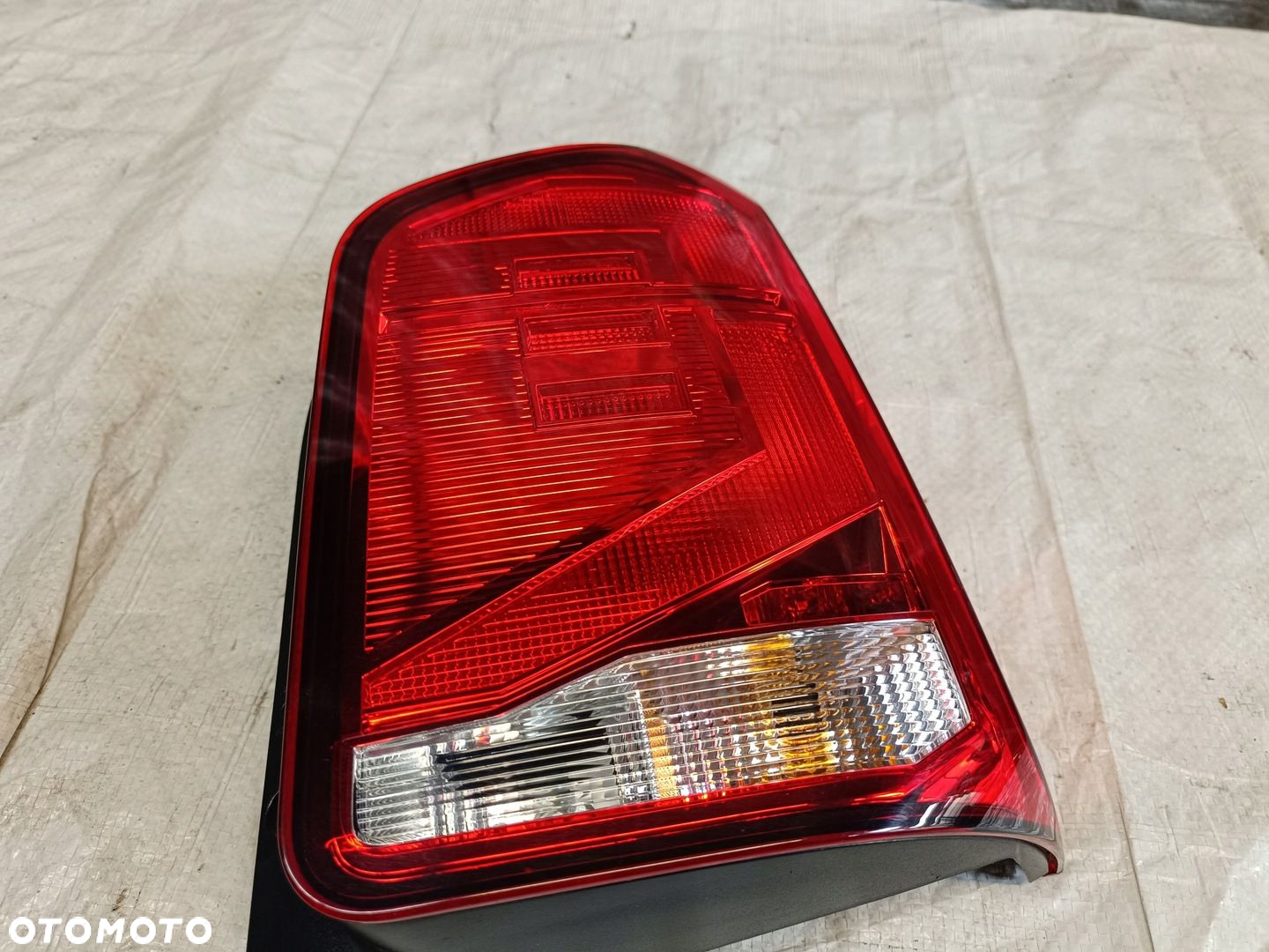 VW MULTIVAN T6.1 LIFT 19-21 DRZWI LAMPA TYŁ PRAWA 7LA945096 - 2