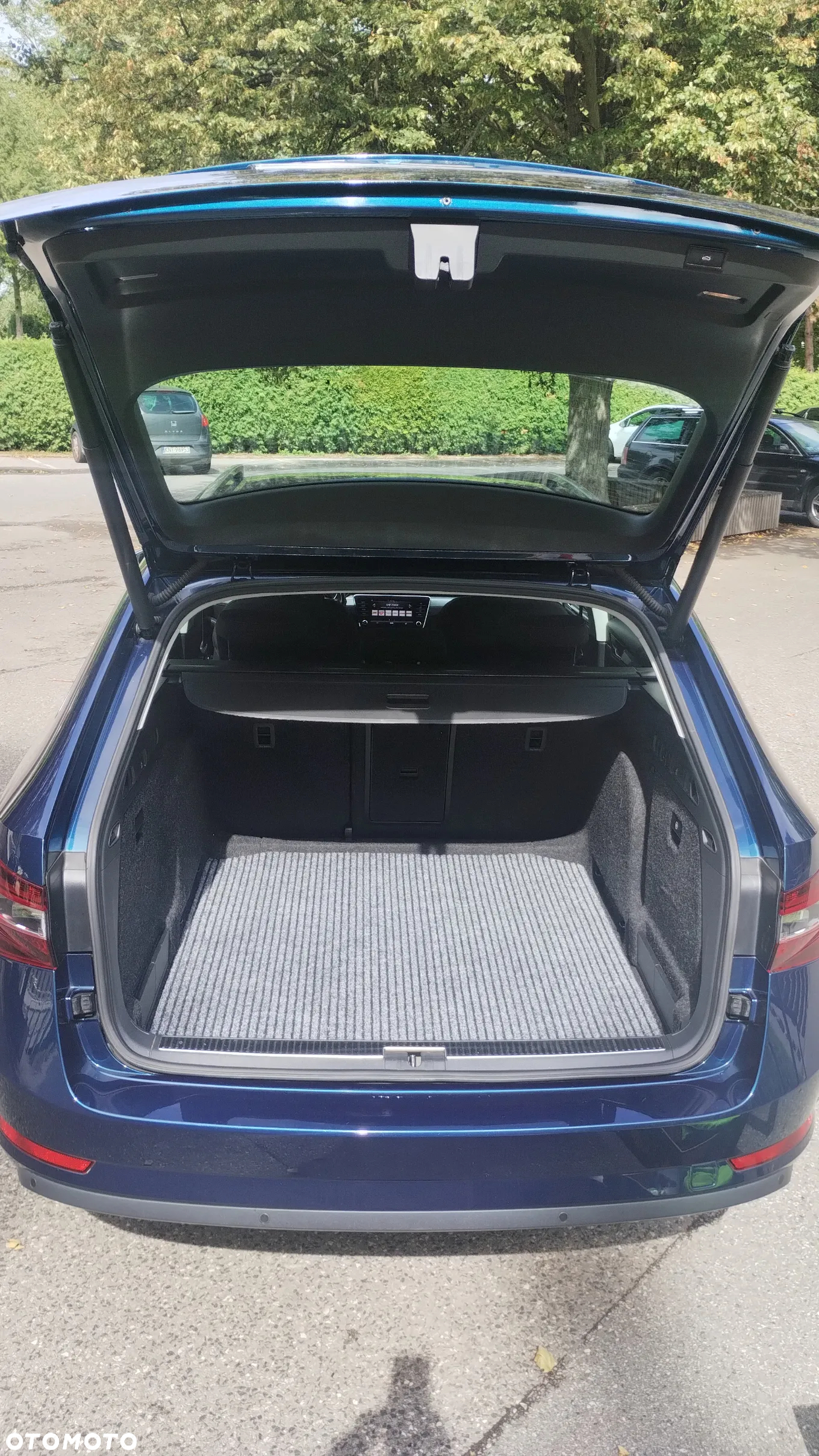 Skoda Superb 2.0 TDI Ambition DSG - 13