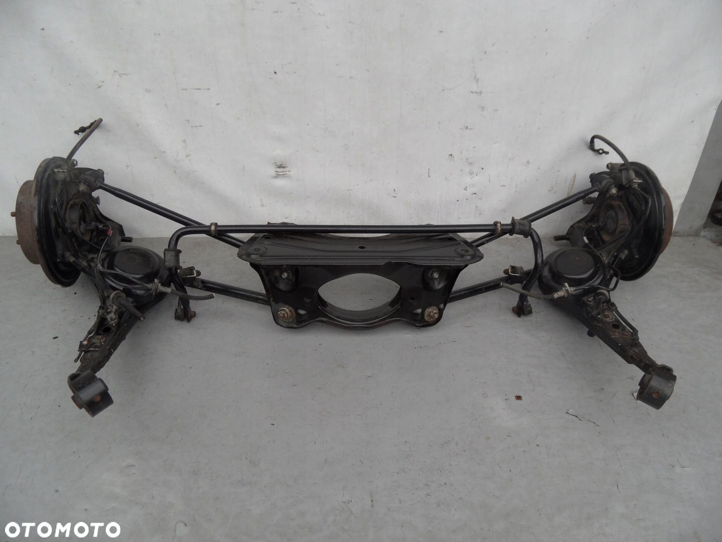 ZAWIESZENIE TYLNE WAHACZE TOYOTA RAV4 II 2WD - 1