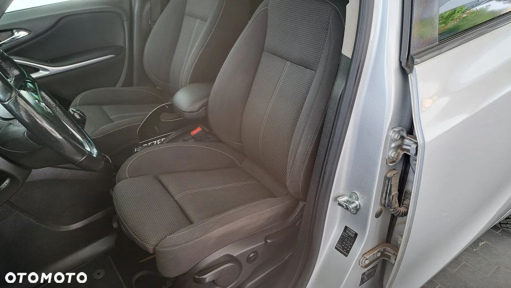 Opel Zafira Tourer 2.0 CDTI Edition - 9