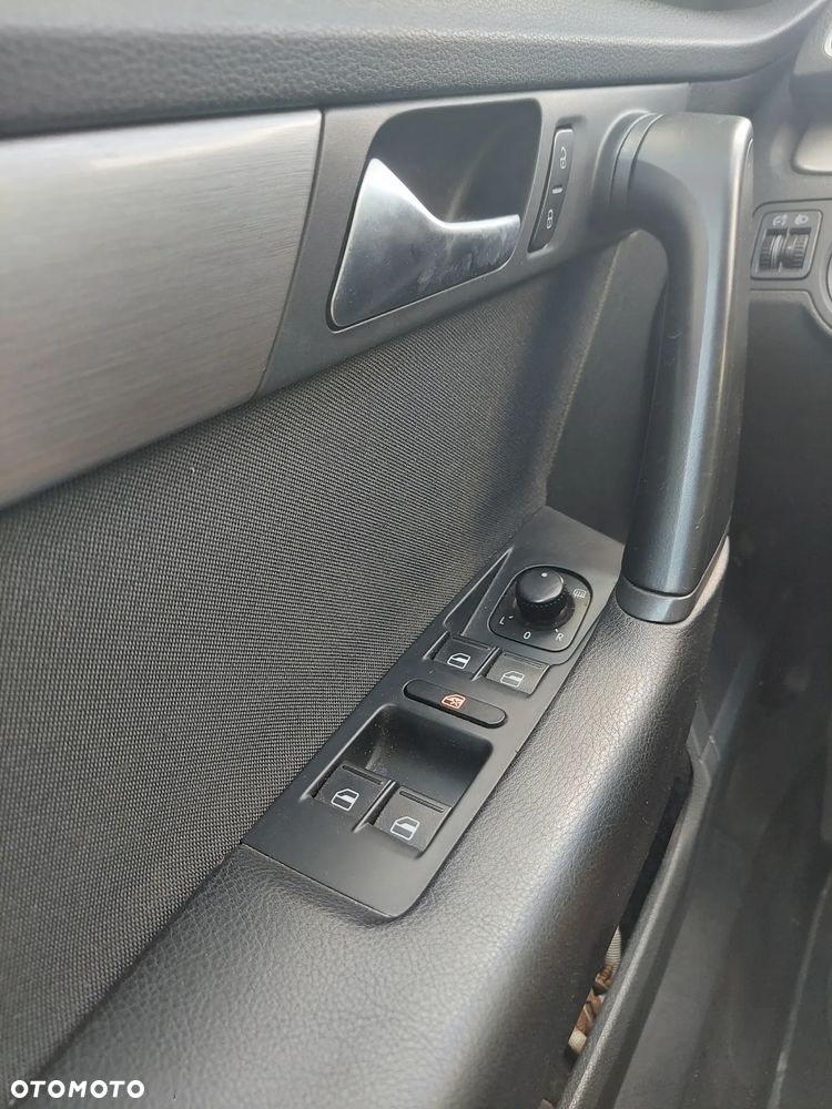 Volkswagen Passat - 11
