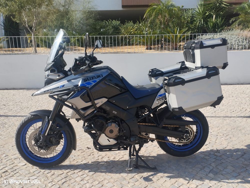 Suzuki v-strom - 1
