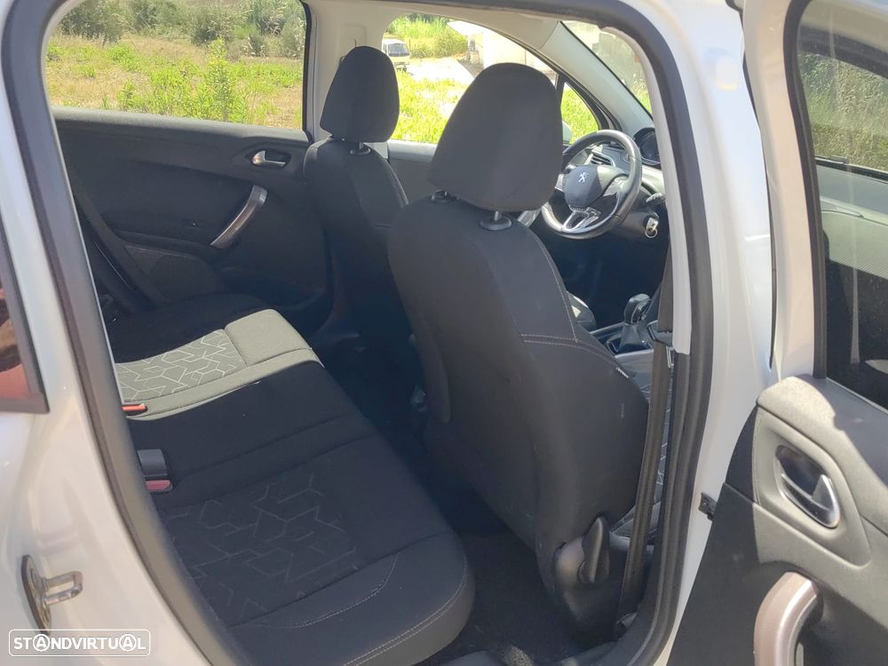 Peugeot 2008 1.4 HDi Allure - 3