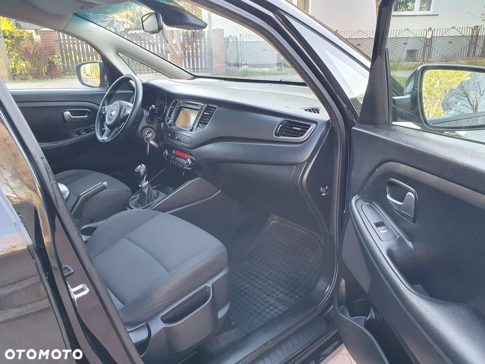 Kia Carens 1.6 GDI Attract - 21