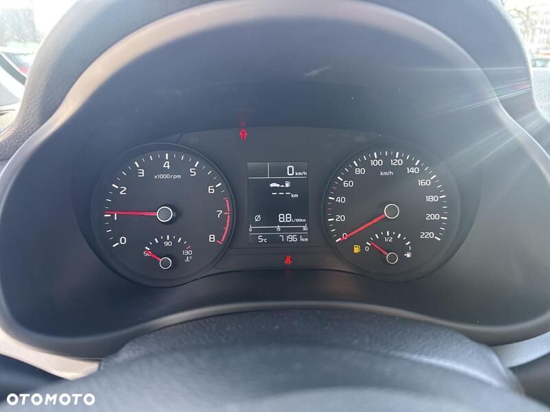 Kia Rio - 11