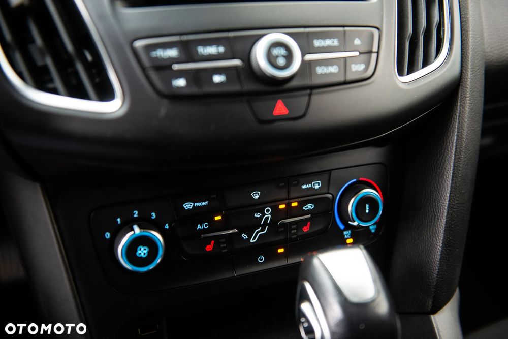 Ford Focus 1.5 EcoBlue Start-Stopp-System TITANIUM STYLE - 29