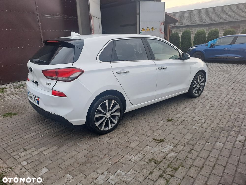 Hyundai i30 1.6 CRDi Premium - 4